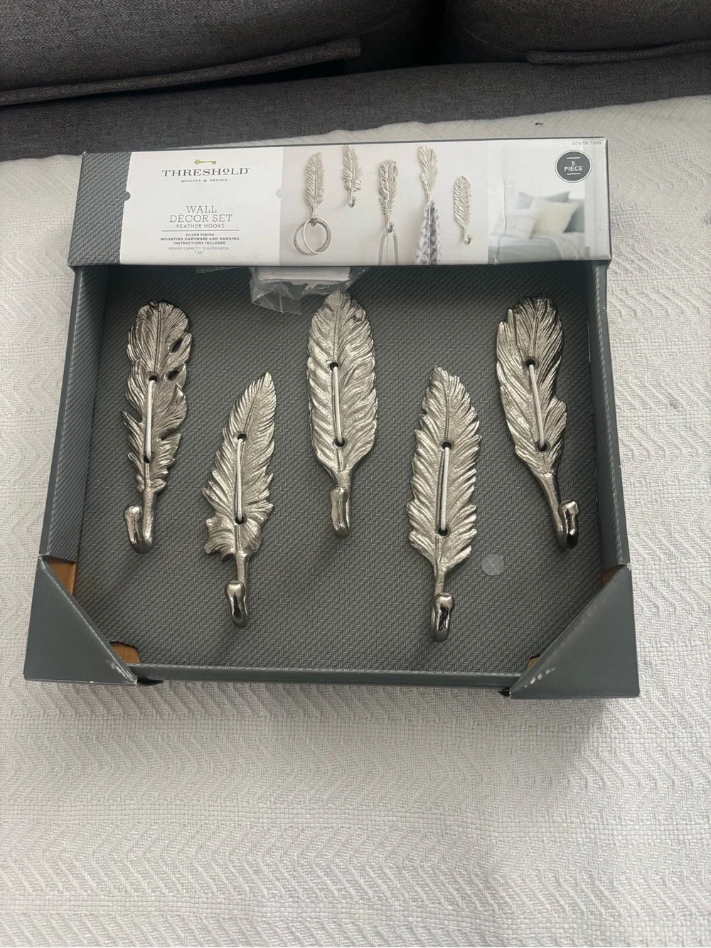 🐞Threshold Metallic Feather Wall Hook Set in Silver